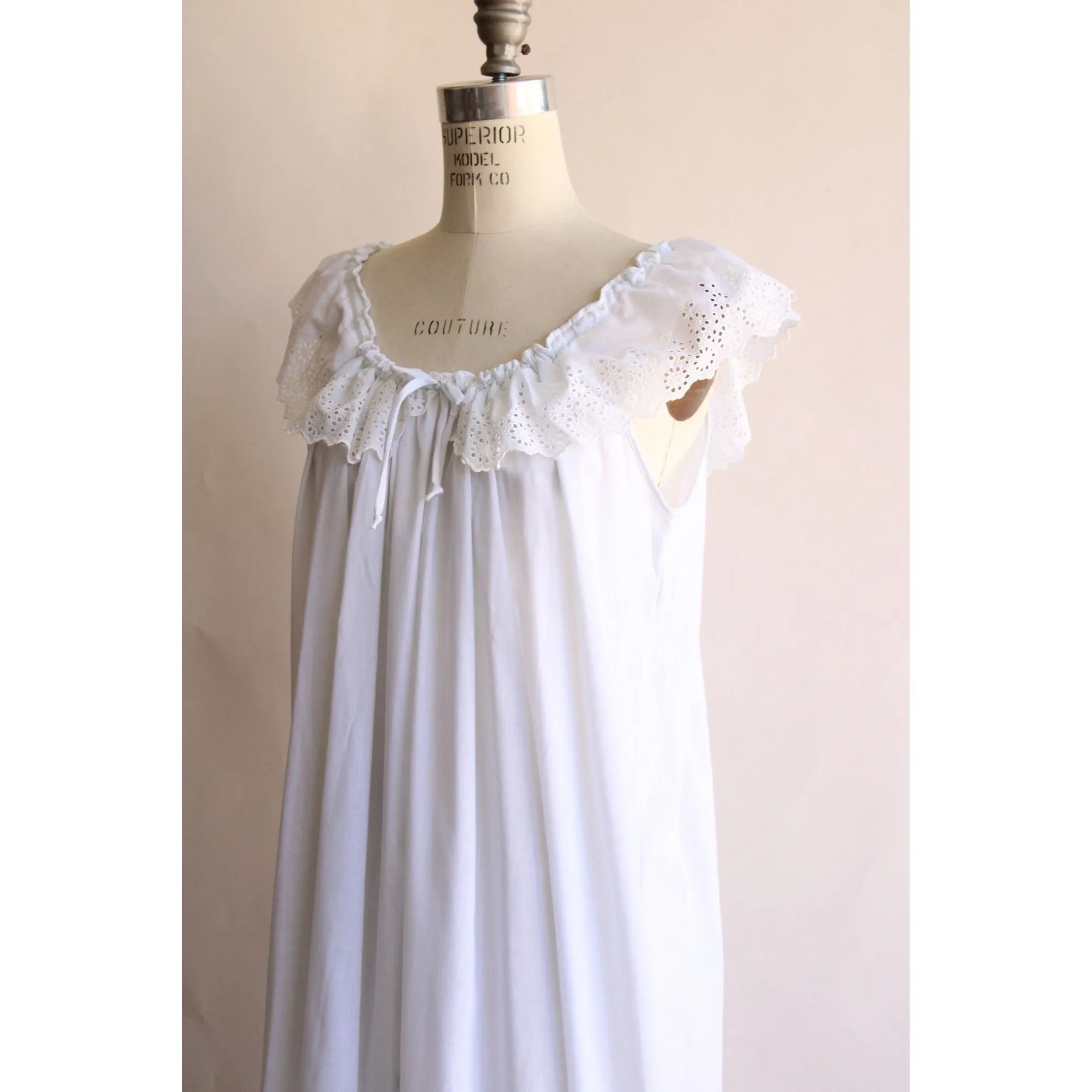 Vintage 1970s 1980s Formfit Rogers White Cotton Nightgown