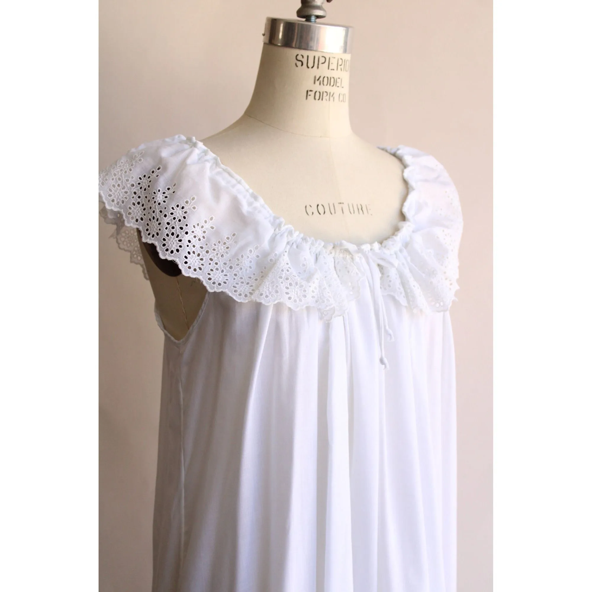 Vintage 1970s 1980s Formfit Rogers White Cotton Nightgown