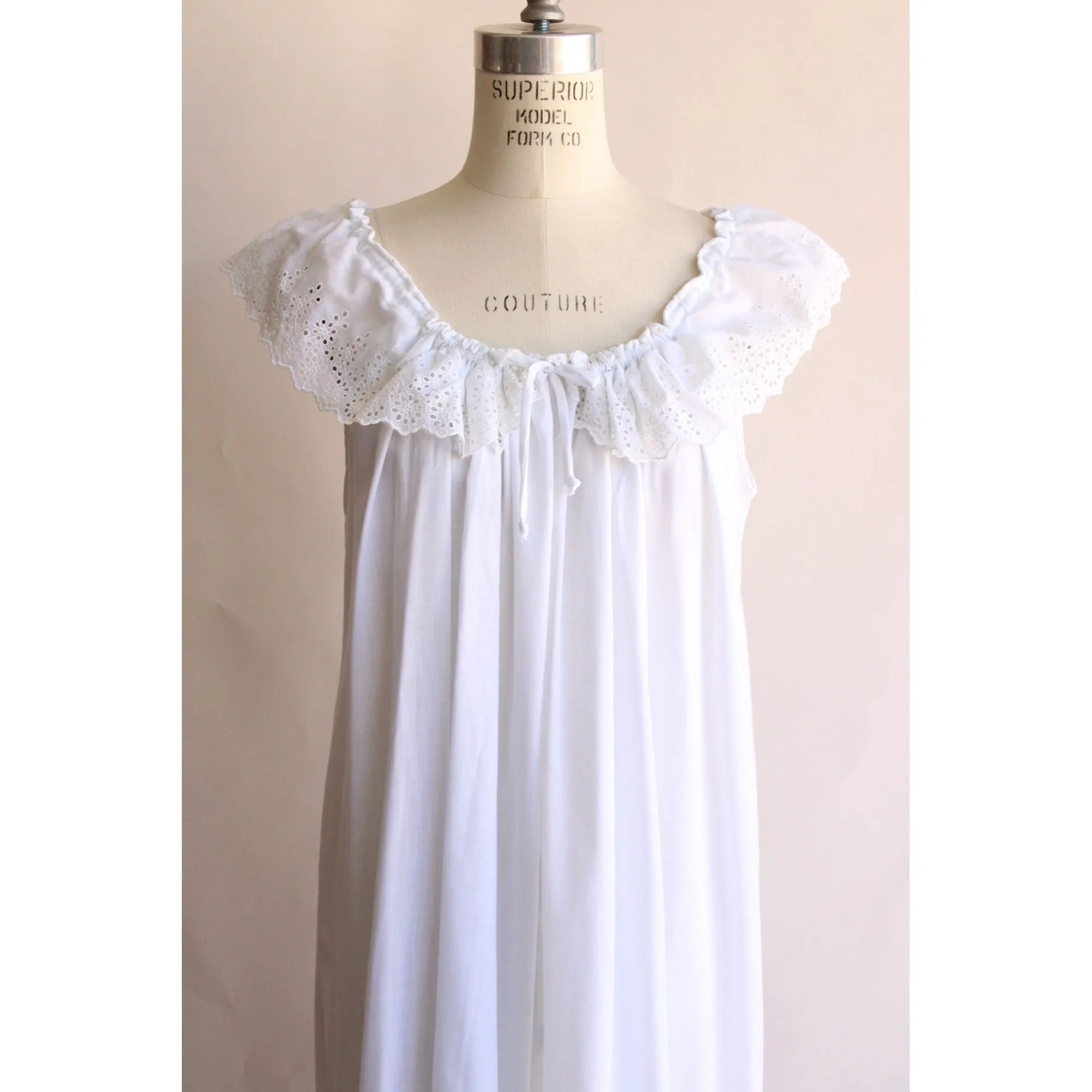 Vintage 1970s 1980s Formfit Rogers White Cotton Nightgown